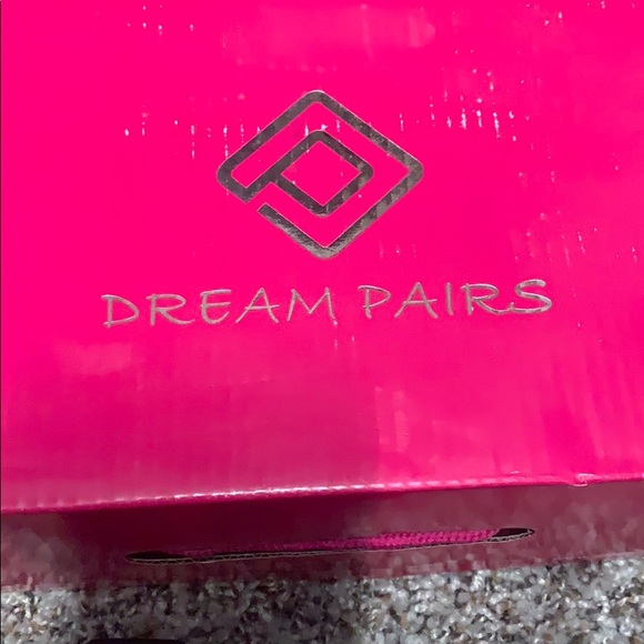 New in box size 5 sandals - Picture 6 of 6